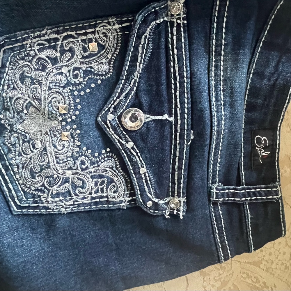 Earl Jeans Dark Blue Embellished Women's capri Jeans